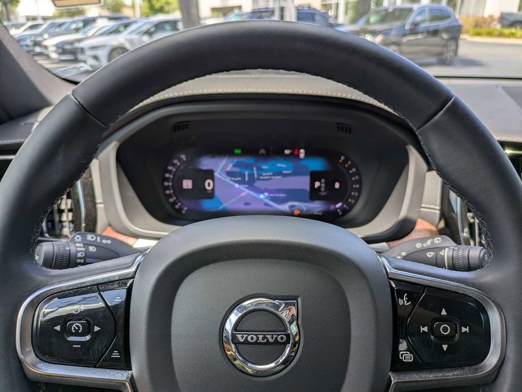 Used 2023 Volvo XC60 B5 Ultimate w/ Protection Package Premier AWD/4WD image 38