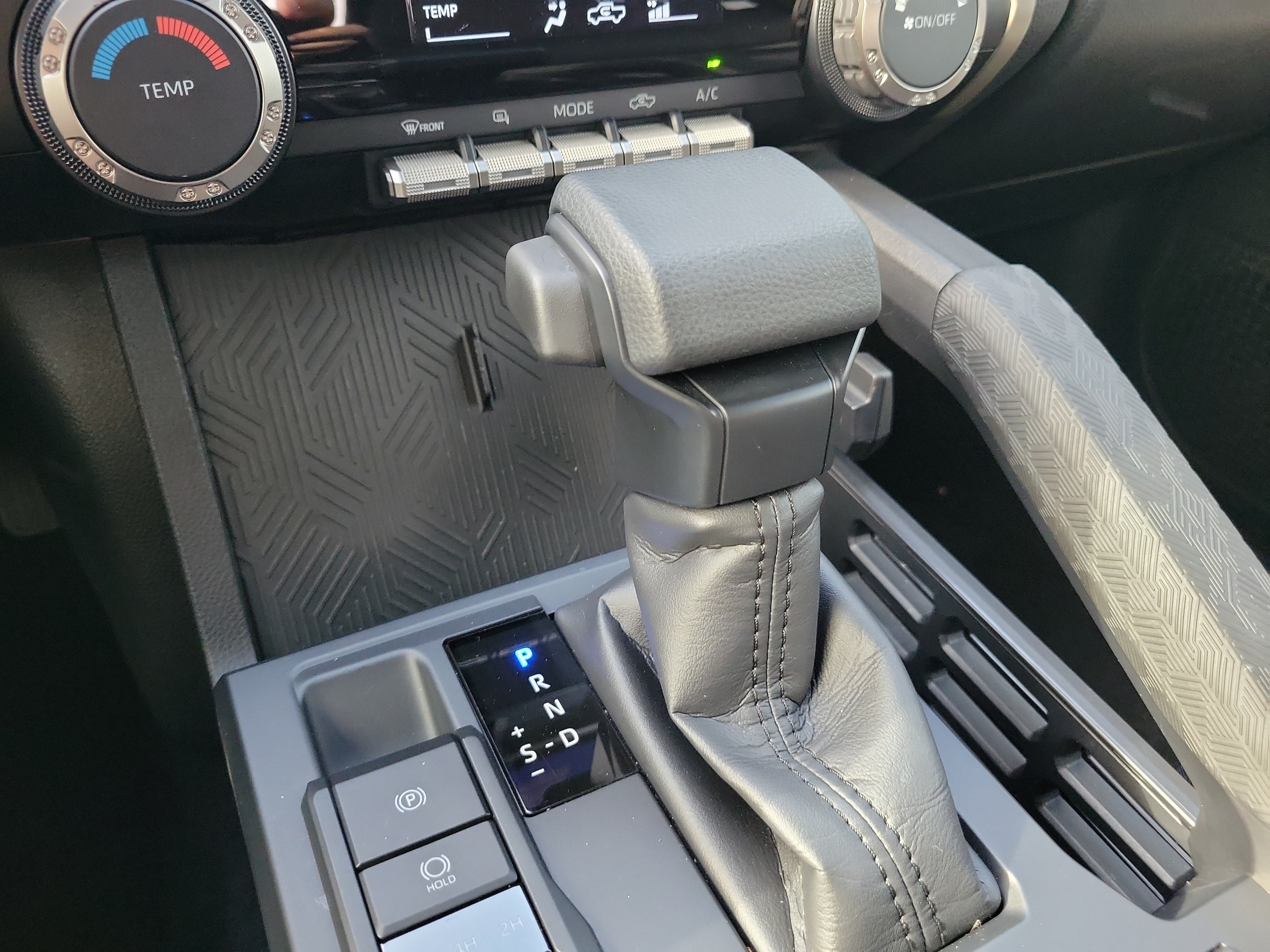 Certified 2025 Toyota Tacoma SR5 AWD/4WD image 27