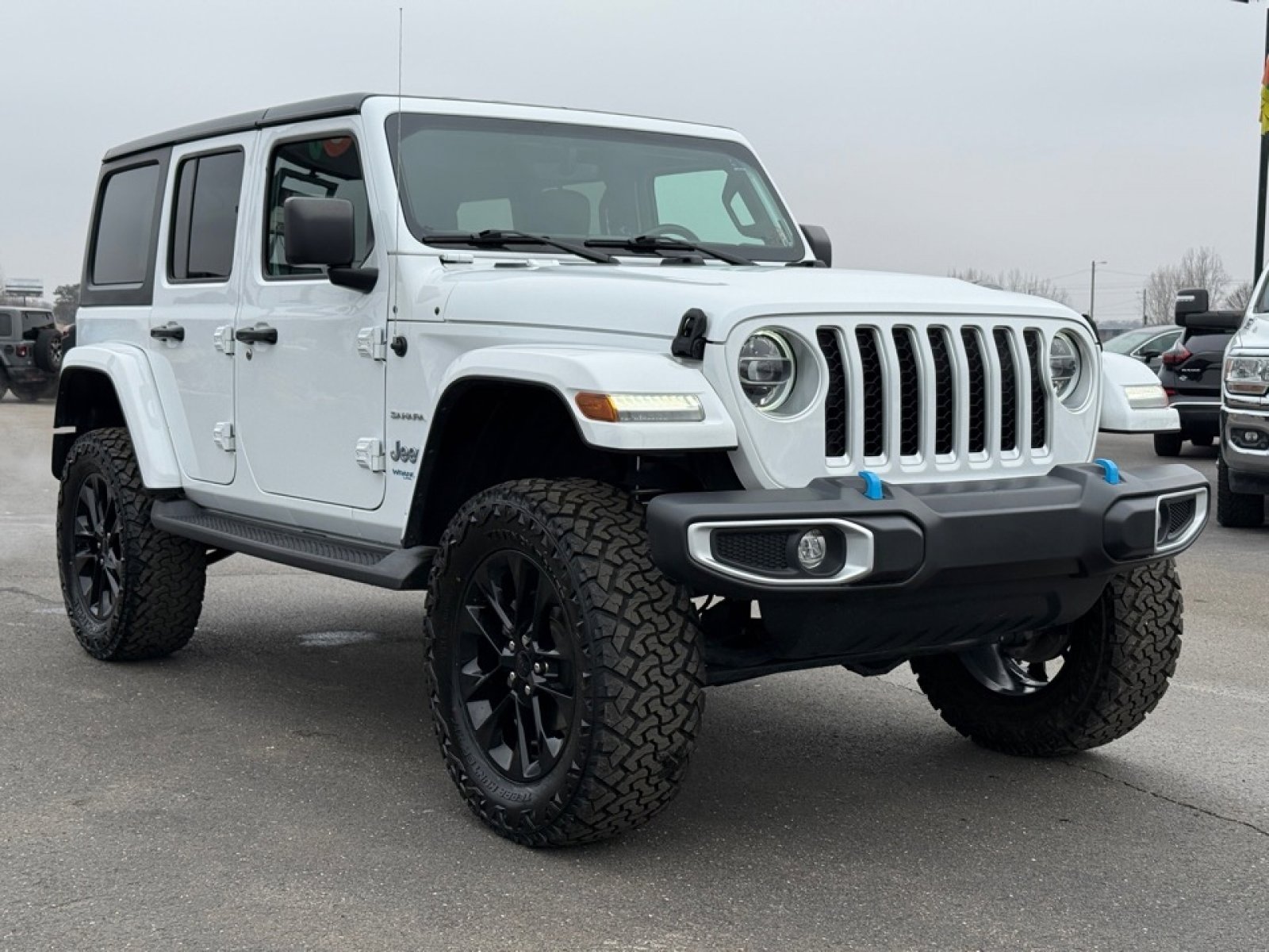 Used 2022 Jeep Wrangler Unlimited Sahara w/ Cold Weather Group image 2