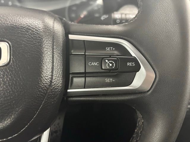Used 2024 Jeep Compass Latitude image 25