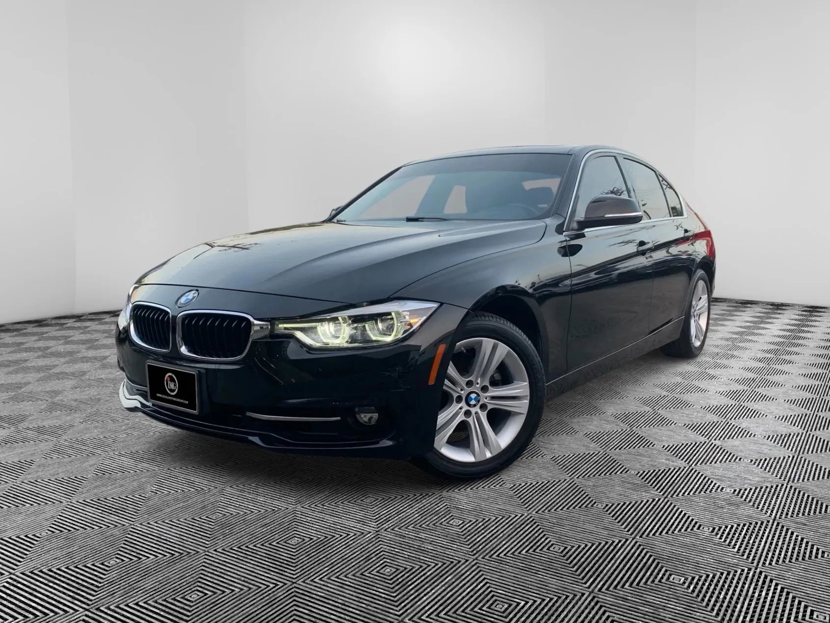 Used 2018 BMW 330i 330i Sedan 4D image 2