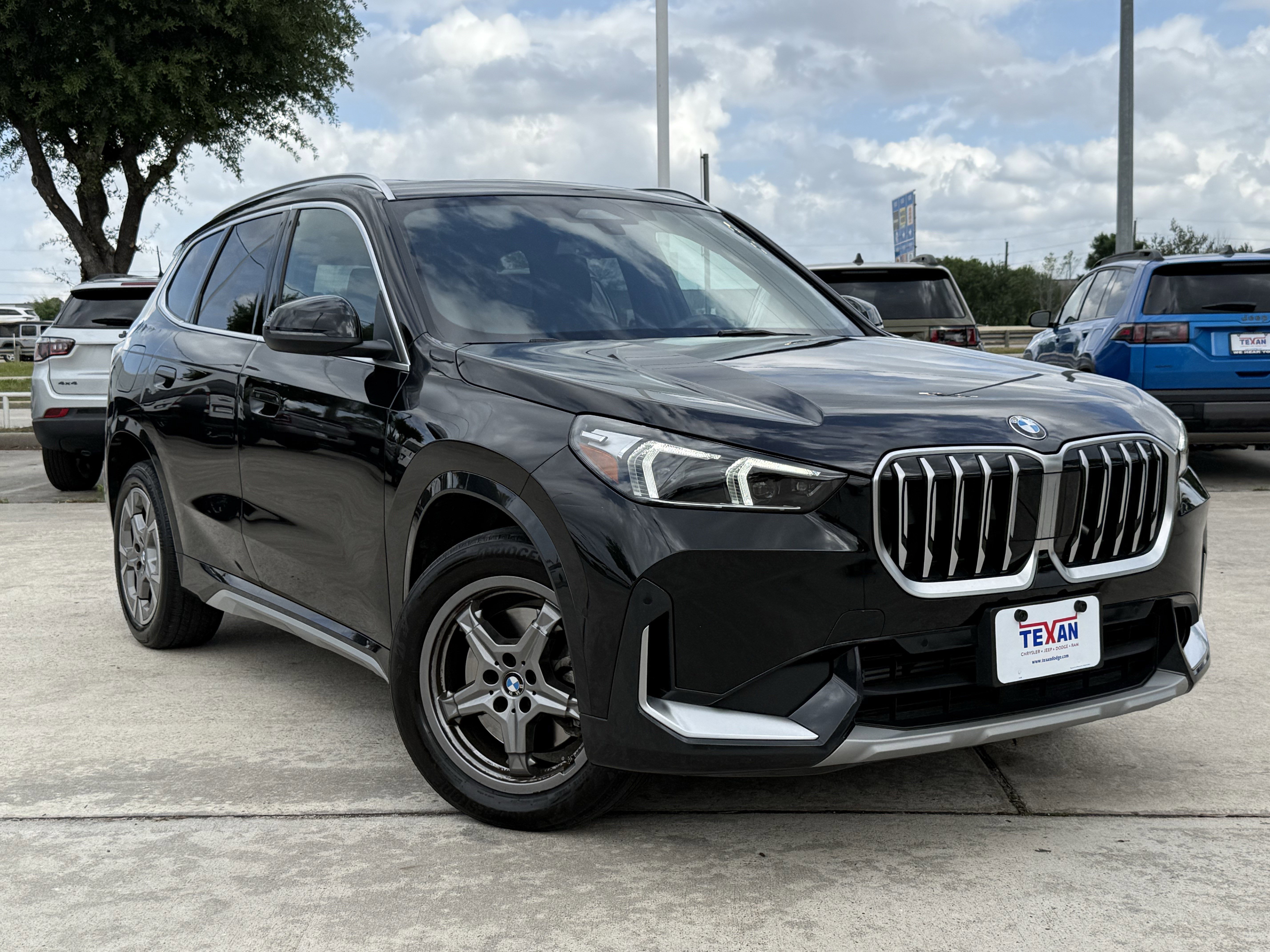 Used 2025 BMW X1 xDrive28i image 2
