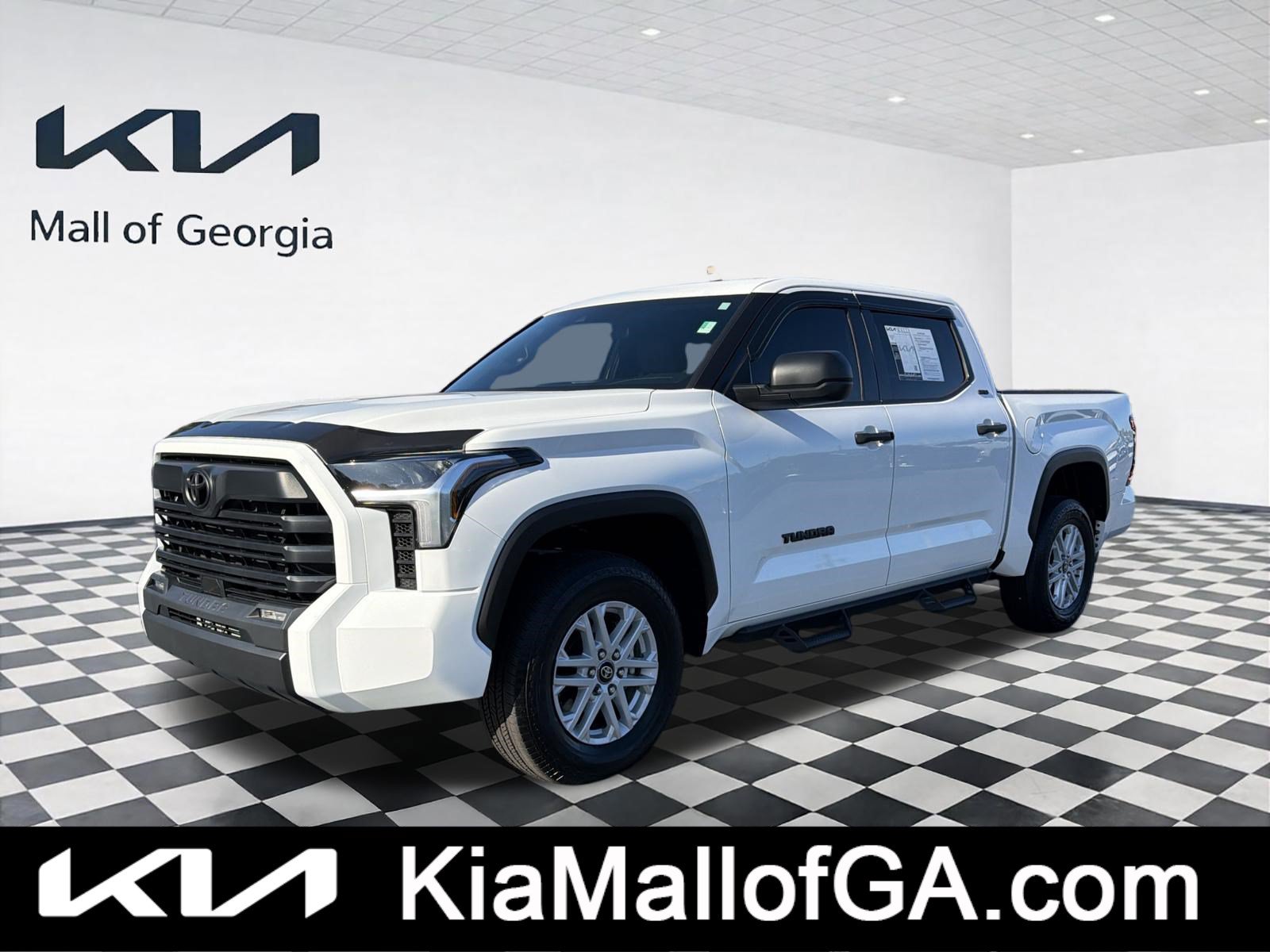 Used 2025 Toyota Tundra SR5 AWD/4WD image 1