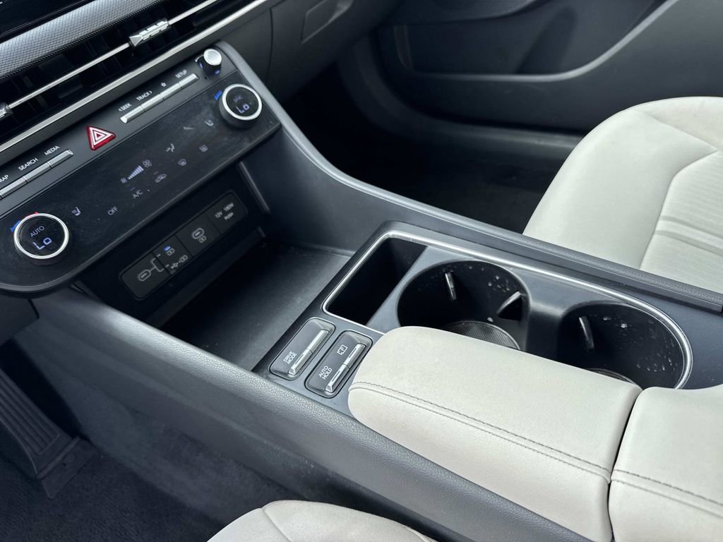Used 2025 Hyundai Sonata SEL FWD image 44