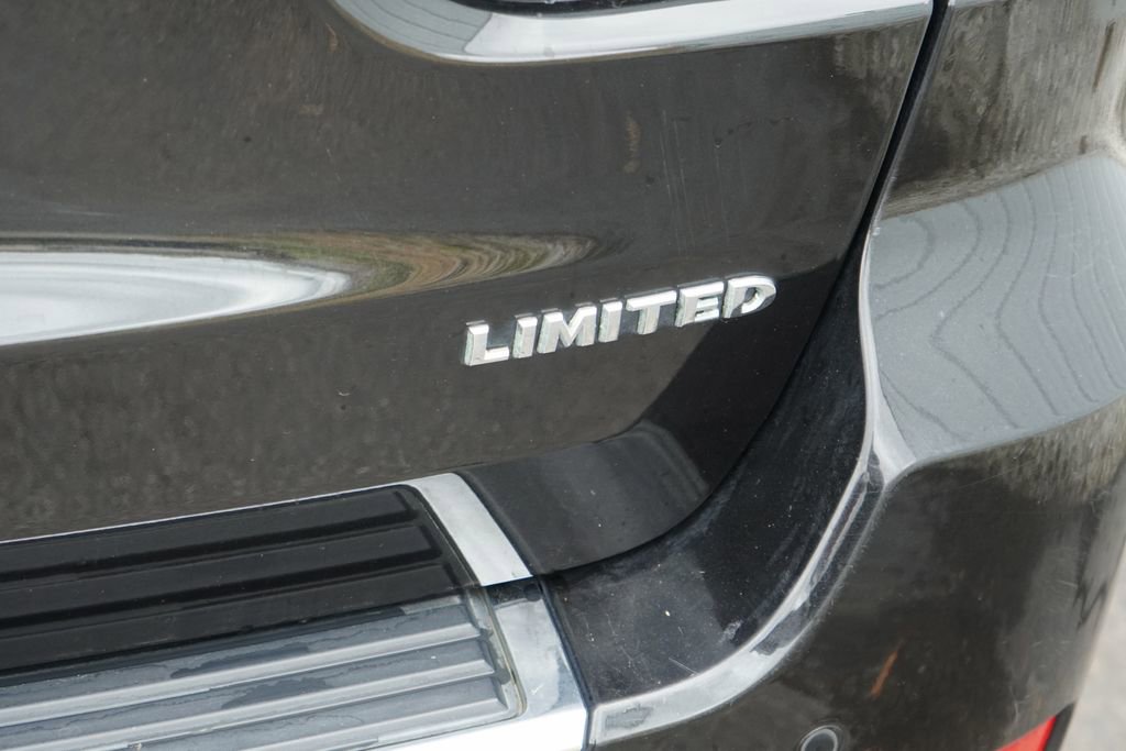 Used 2016 Jeep Grand Cherokee Limited AWD/4WD image 8