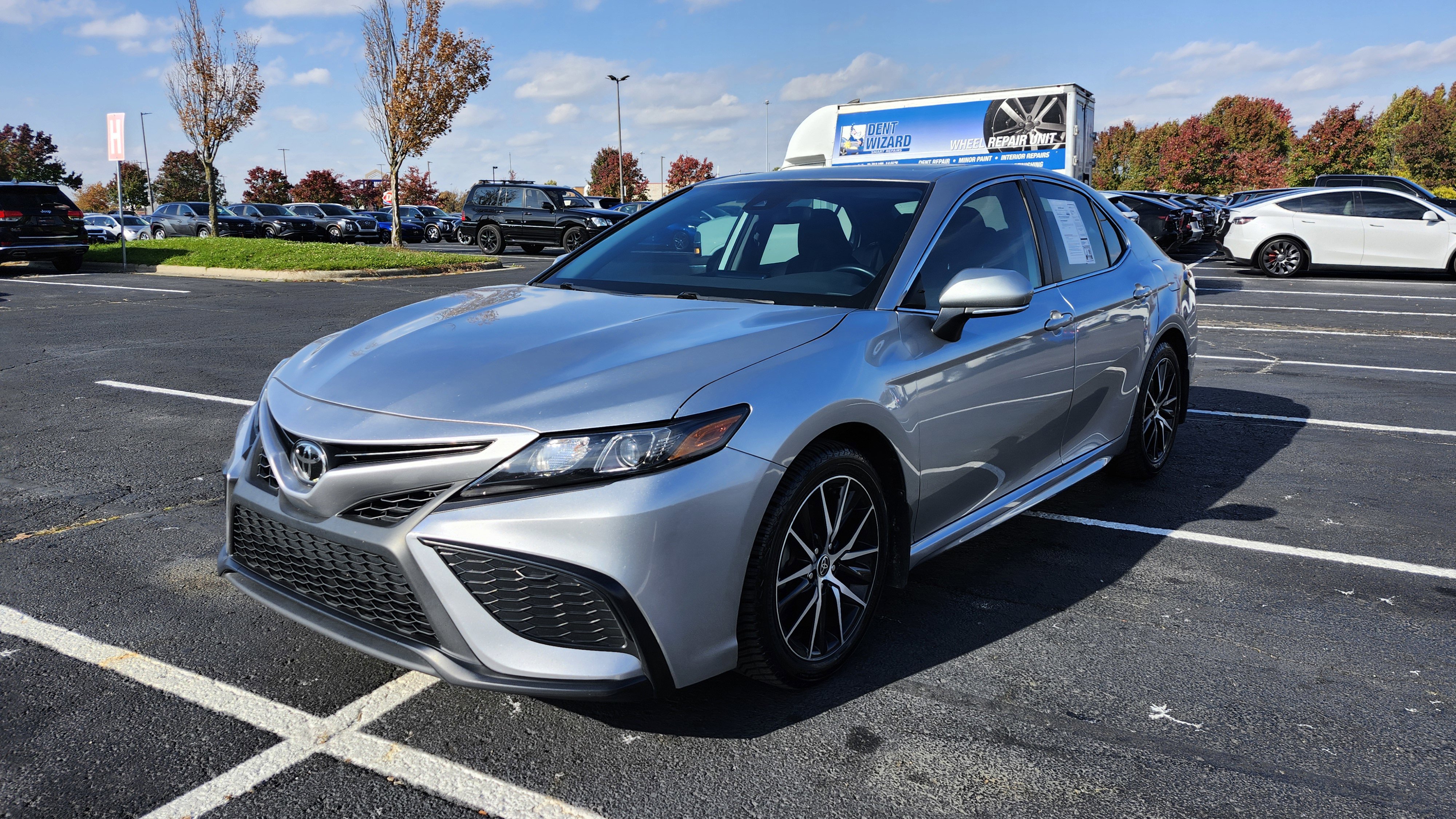 Used 2024 Toyota Camry SE image 7