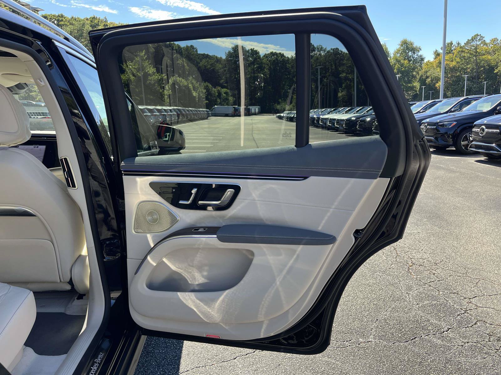 New 2027 Mercedes-Benz EQS 400 4MATIC SUV image 44