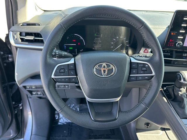 Used 2023 Toyota Sienna XLE image 16