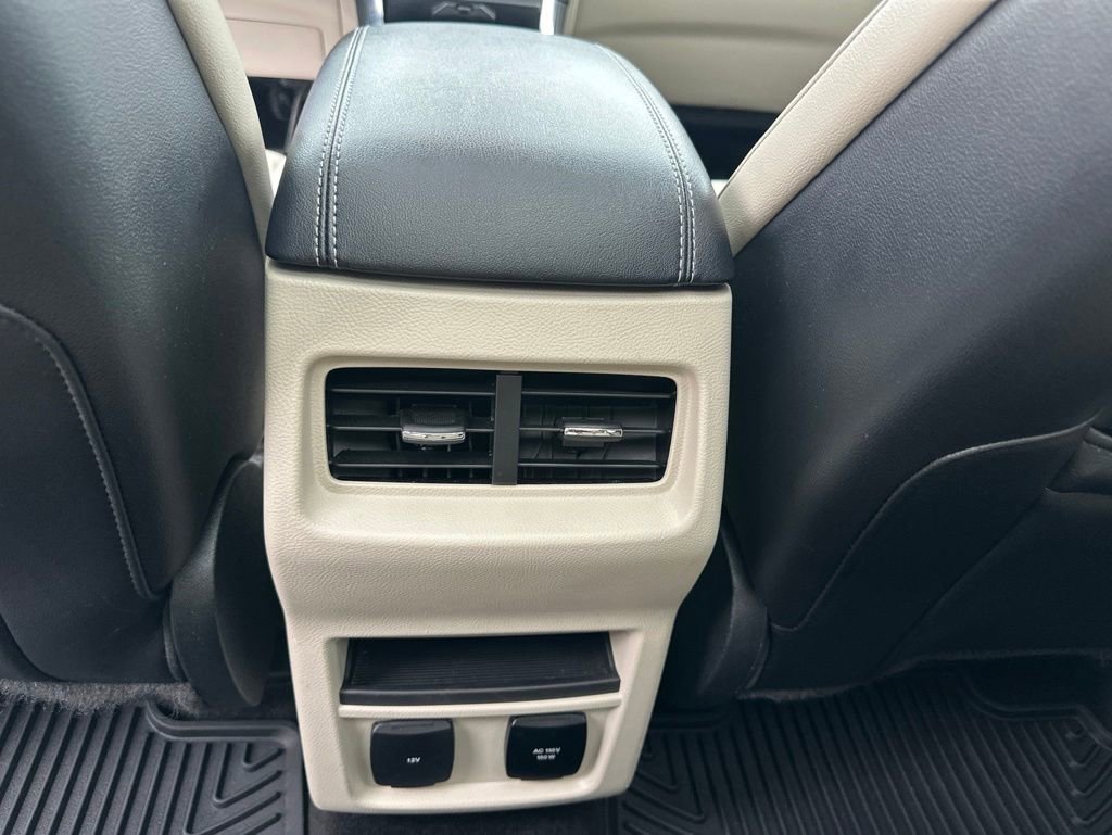 Used 2020 Ford Edge Titanium FWD image 25