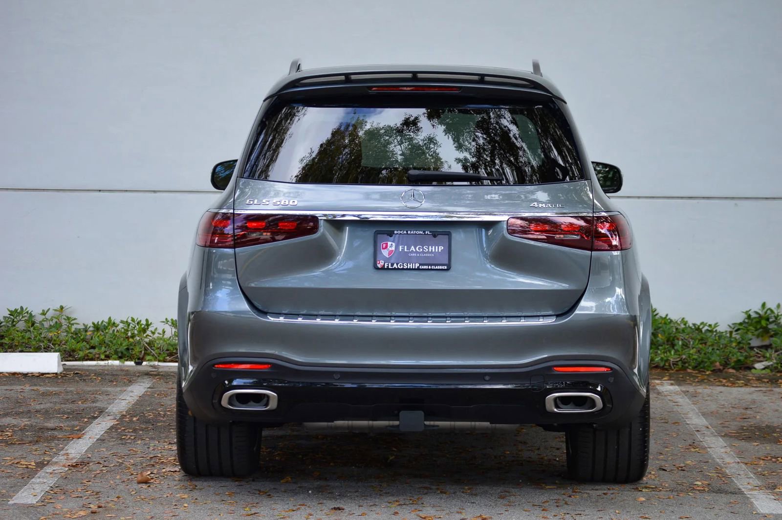 Used 2025 Mercedes-Benz GLS 580 4MATIC image 11