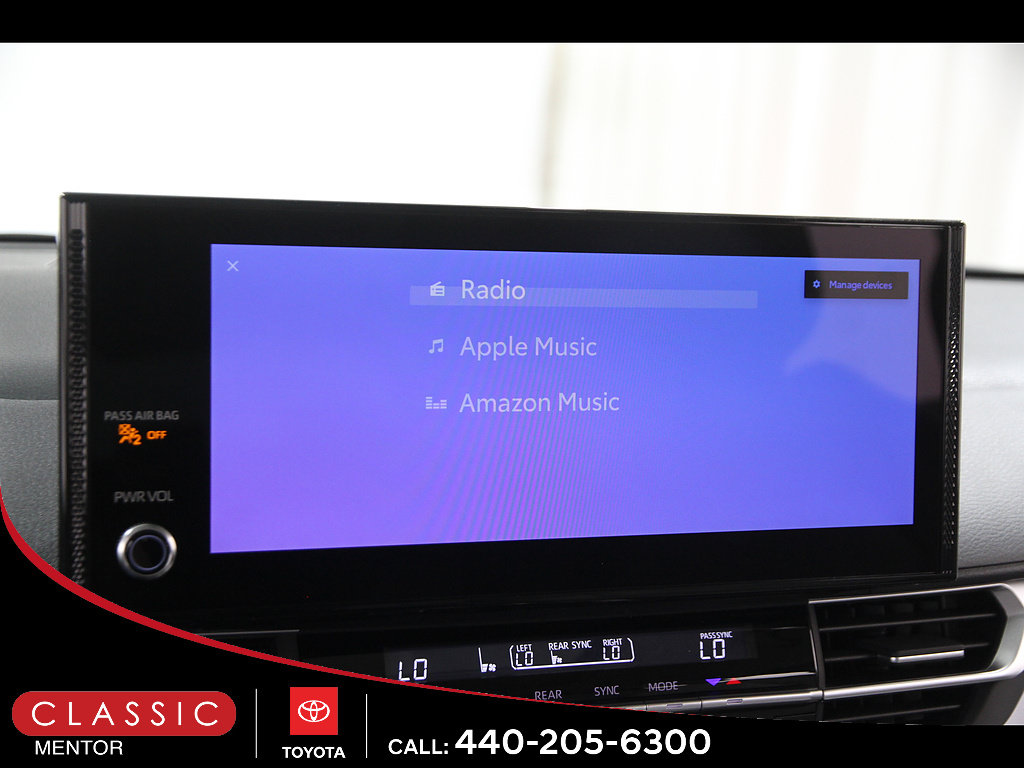 Used 2026 Toyota Sienna XLE FWD image 11