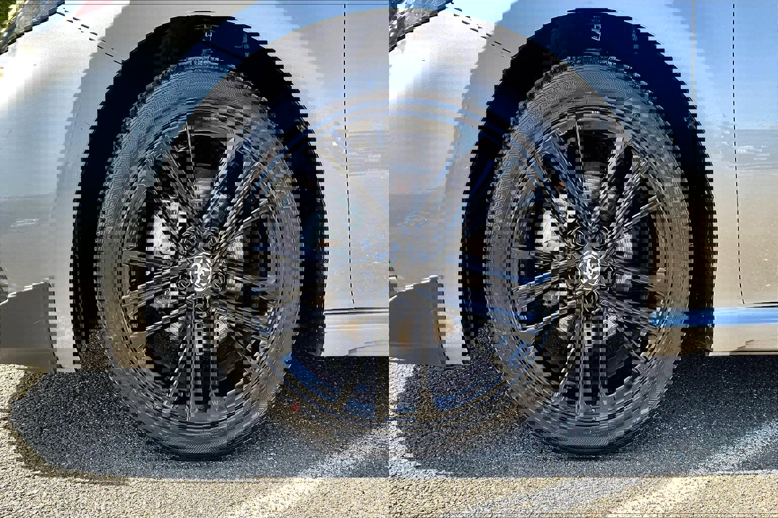 Used 2025 Toyota Camry SE image 9