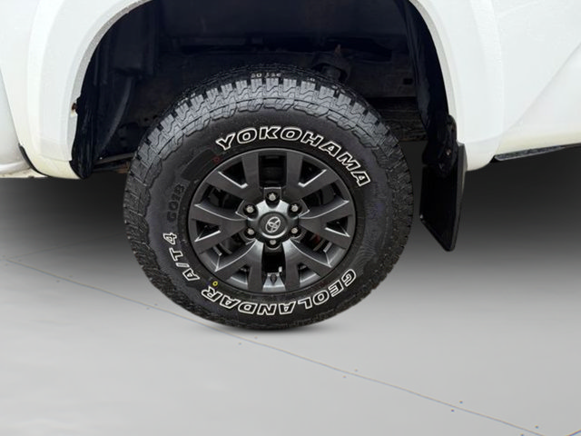 Used 2021 Toyota Tacoma SR5 AWD/4WD image 21