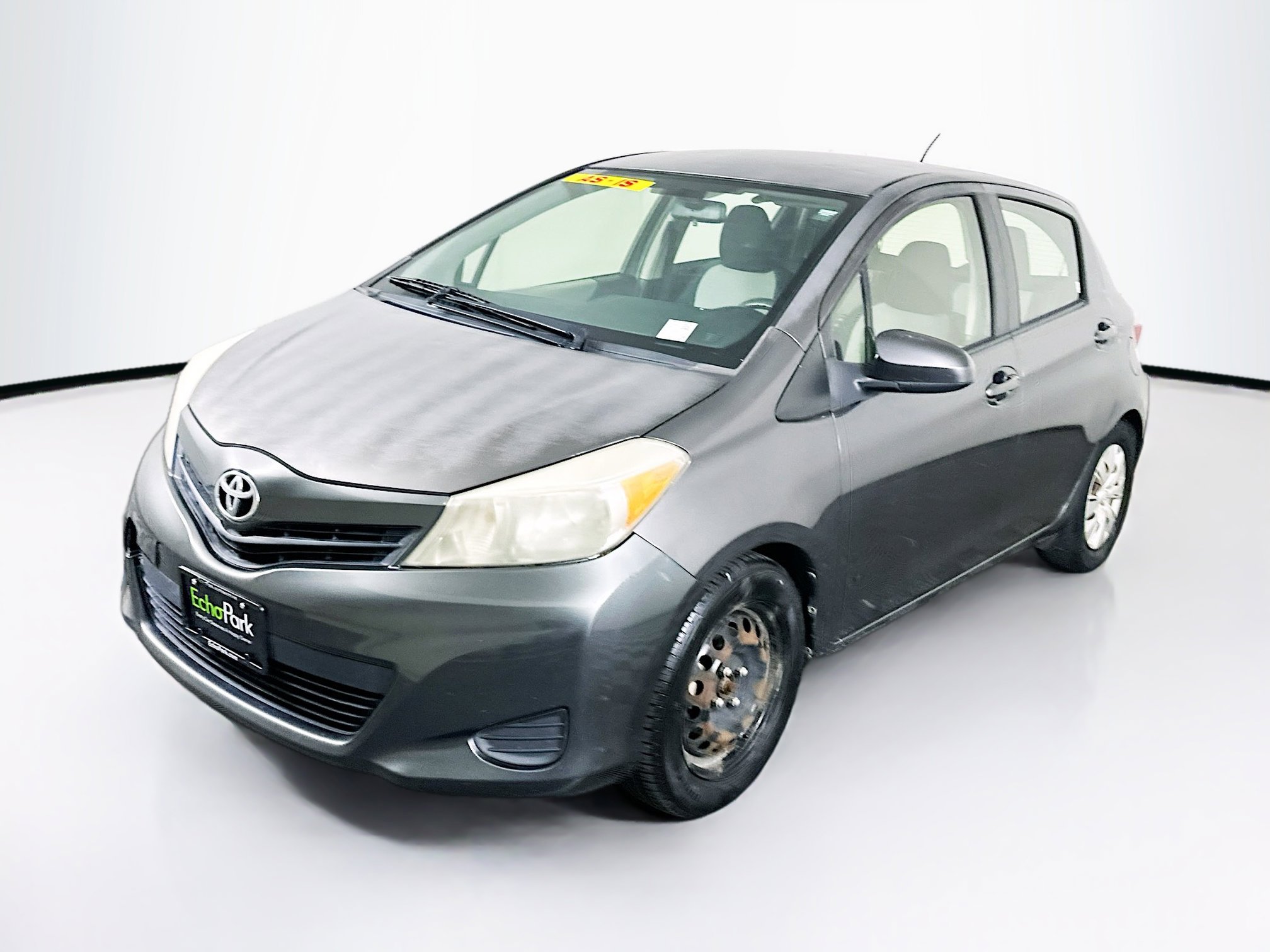Used 2013 Toyota Yaris LE image 3