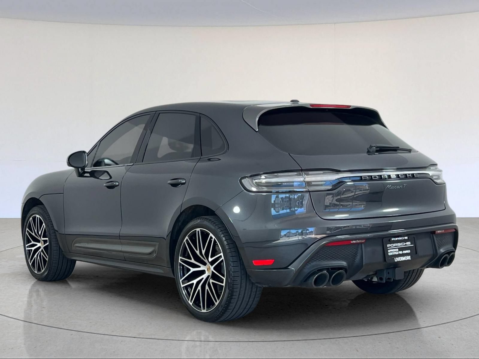Certified 2023 Porsche Macan Turbo AWD/4WD image 3