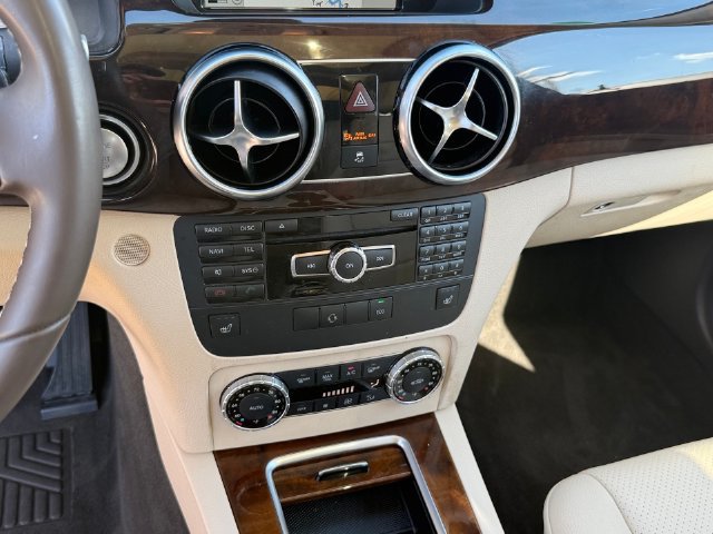 Used 2015 Mercedes-Benz GLK 350 2WD image 17