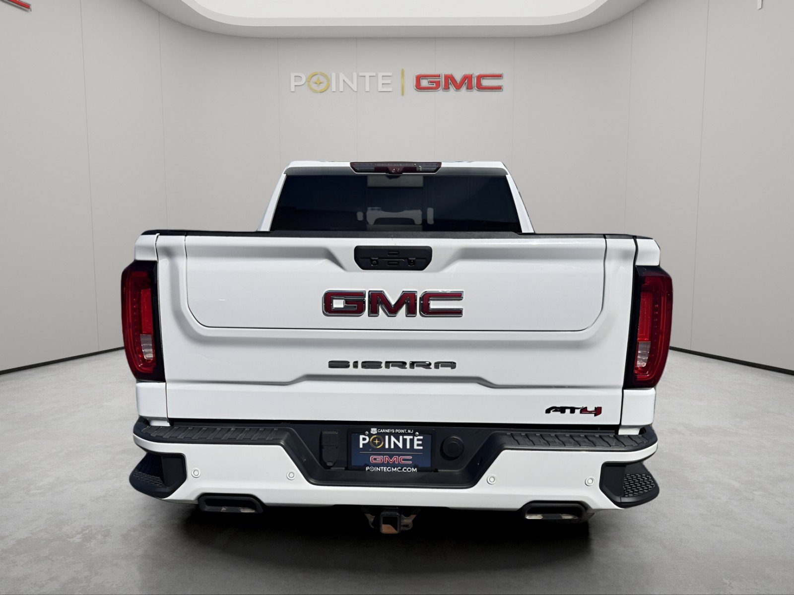 Used 2020 GMC Sierra 1500 AT4 w/ AT4 Premium Package AWD/4WD image 4
