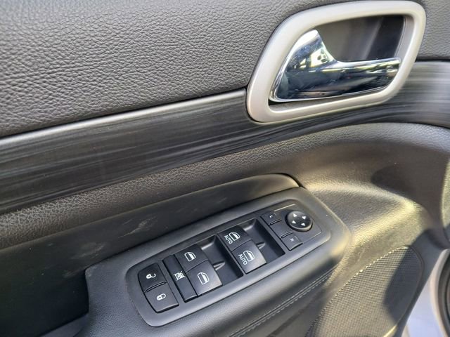 Used 2020 Jeep Grand Cherokee Laredo image 12