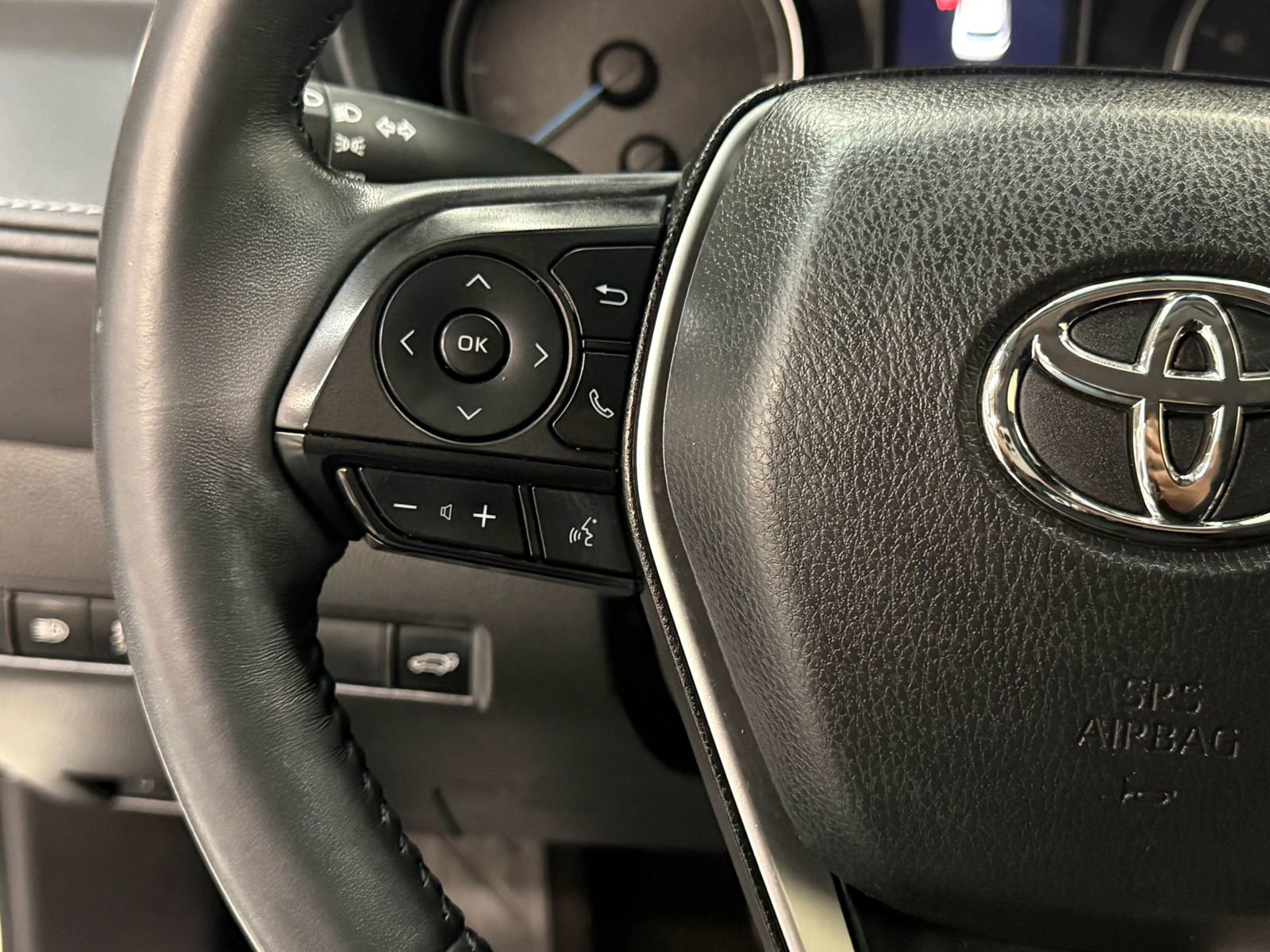 Used 2021 Toyota Venza LE image 31