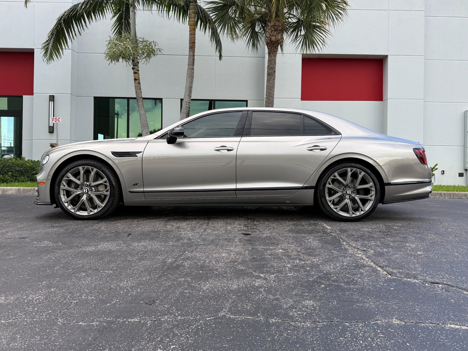 Used 2023 Bentley Flying Spur V8 AWD/4WD image 10