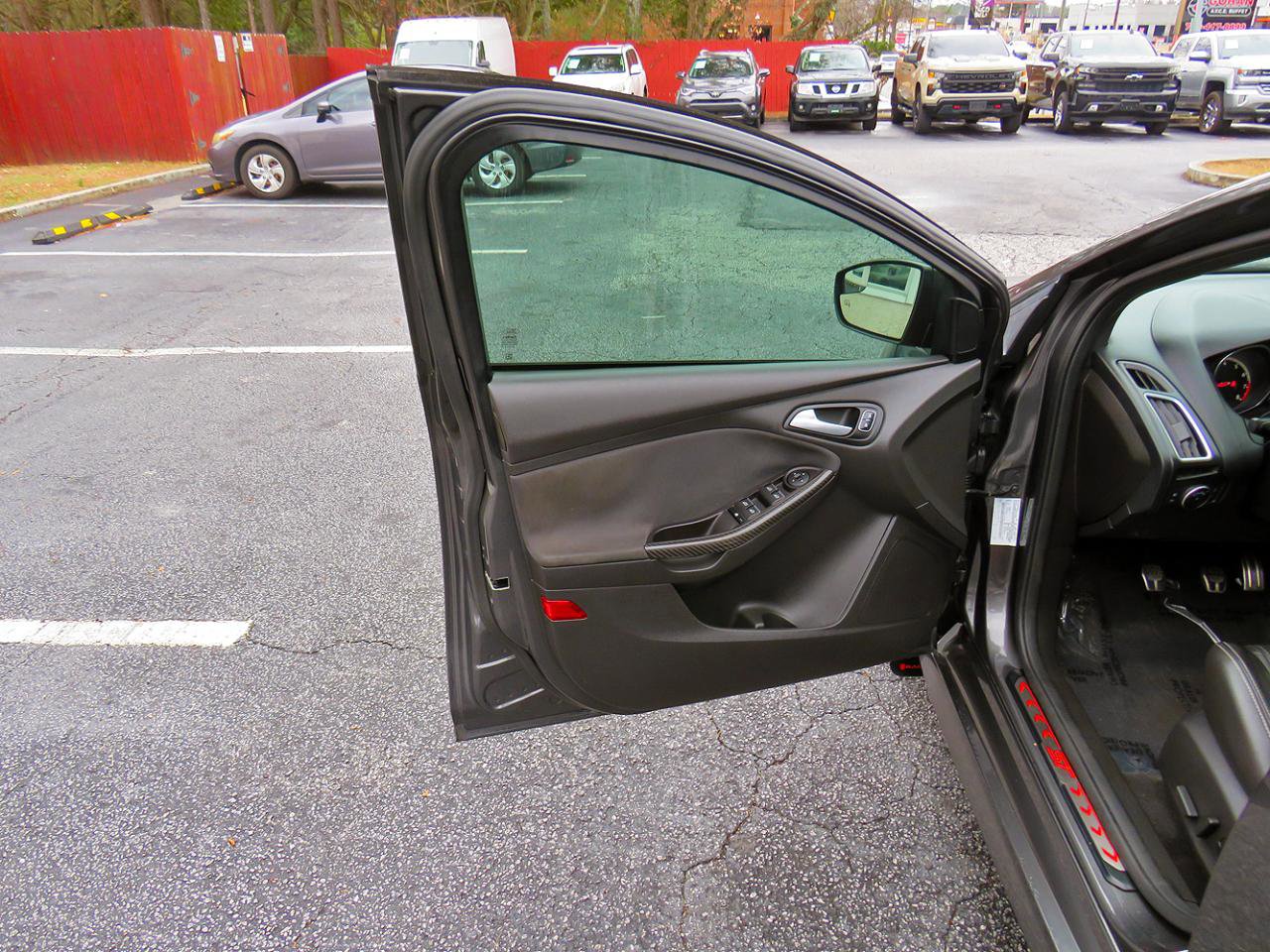 Used 2018 Ford Focus ST w/ Equipment Group 402A image 13