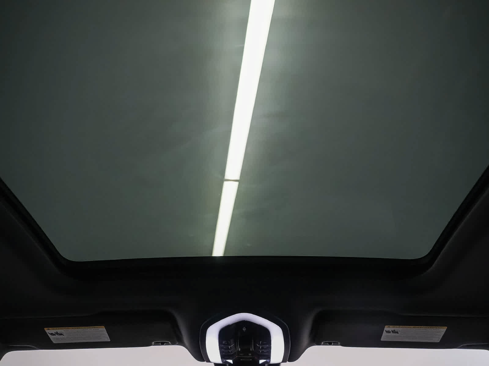 Certified 2026 Porsche Macan AWD/4WD image 17