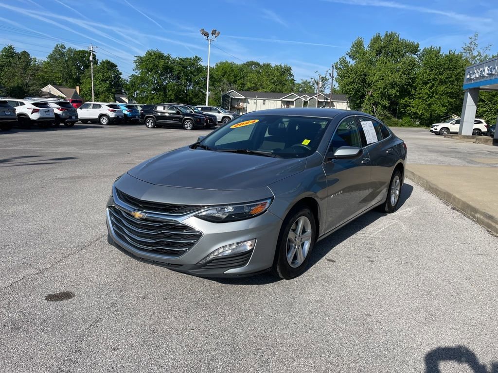 Used 2024 Chevrolet Malibu LT FWD image 3