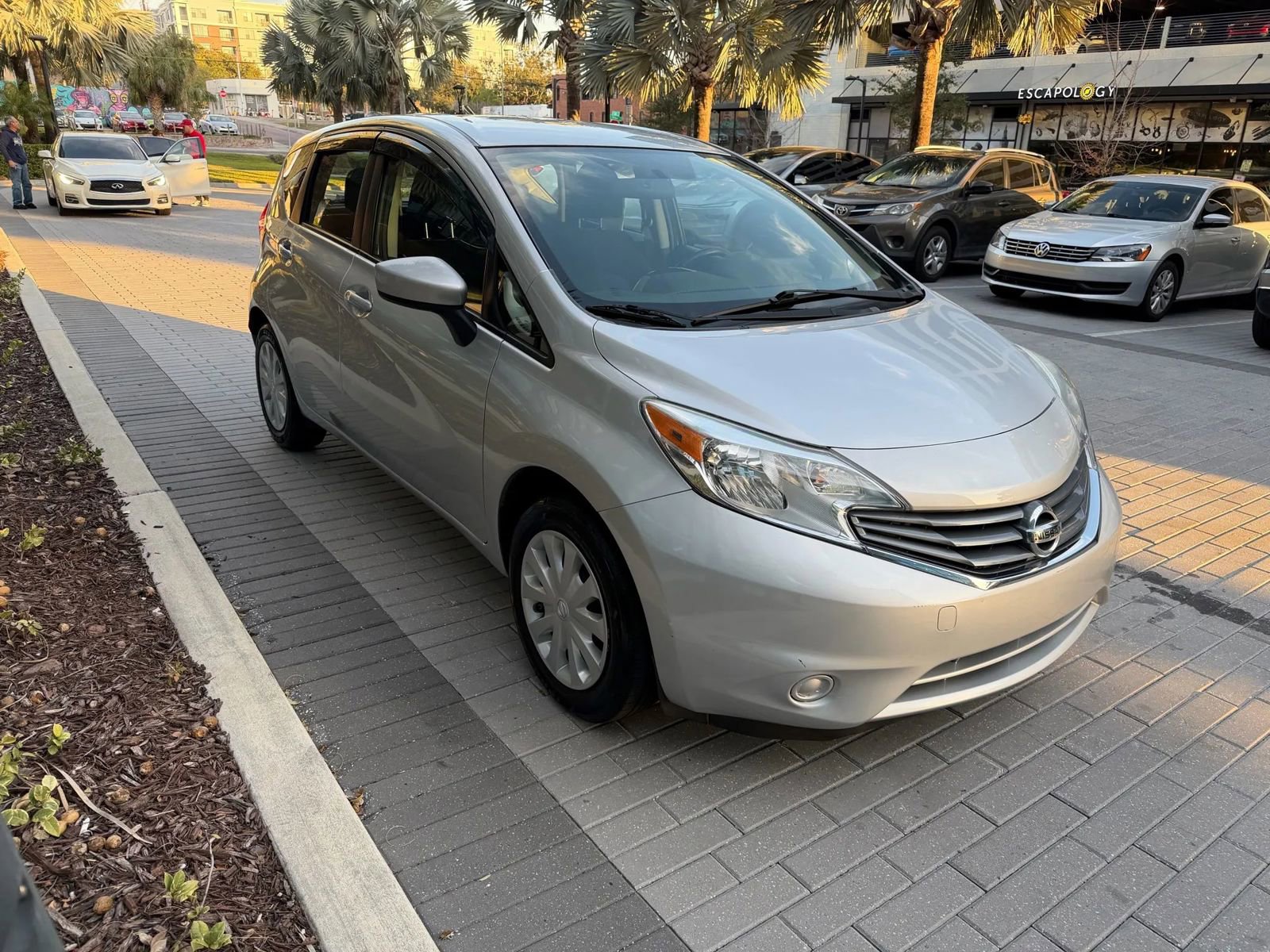 Used 2016 Nissan Versa Note SV image 3