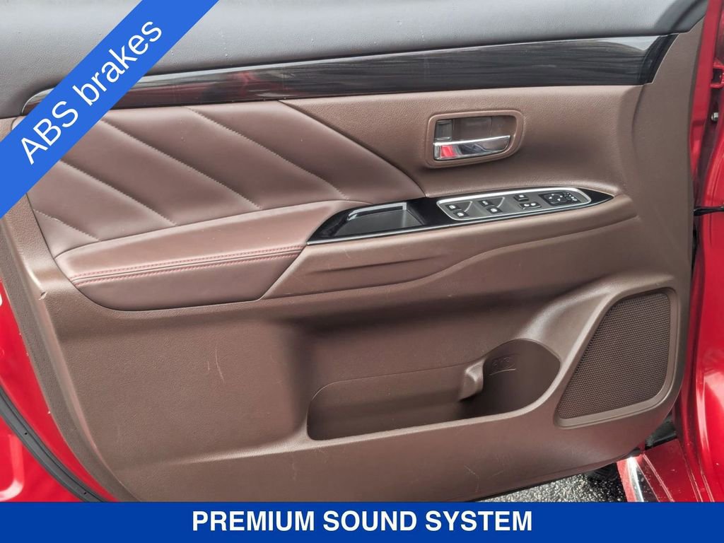 Used 2018 Mitsubishi Outlander SEL image 13