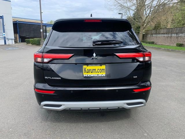 Used 2024 Mitsubishi Outlander SE AWD/4WD image 4