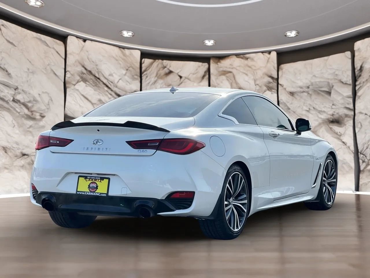 Used 2019 INFINITI Q60 3.0t Luxe w/ Essential Package image 5