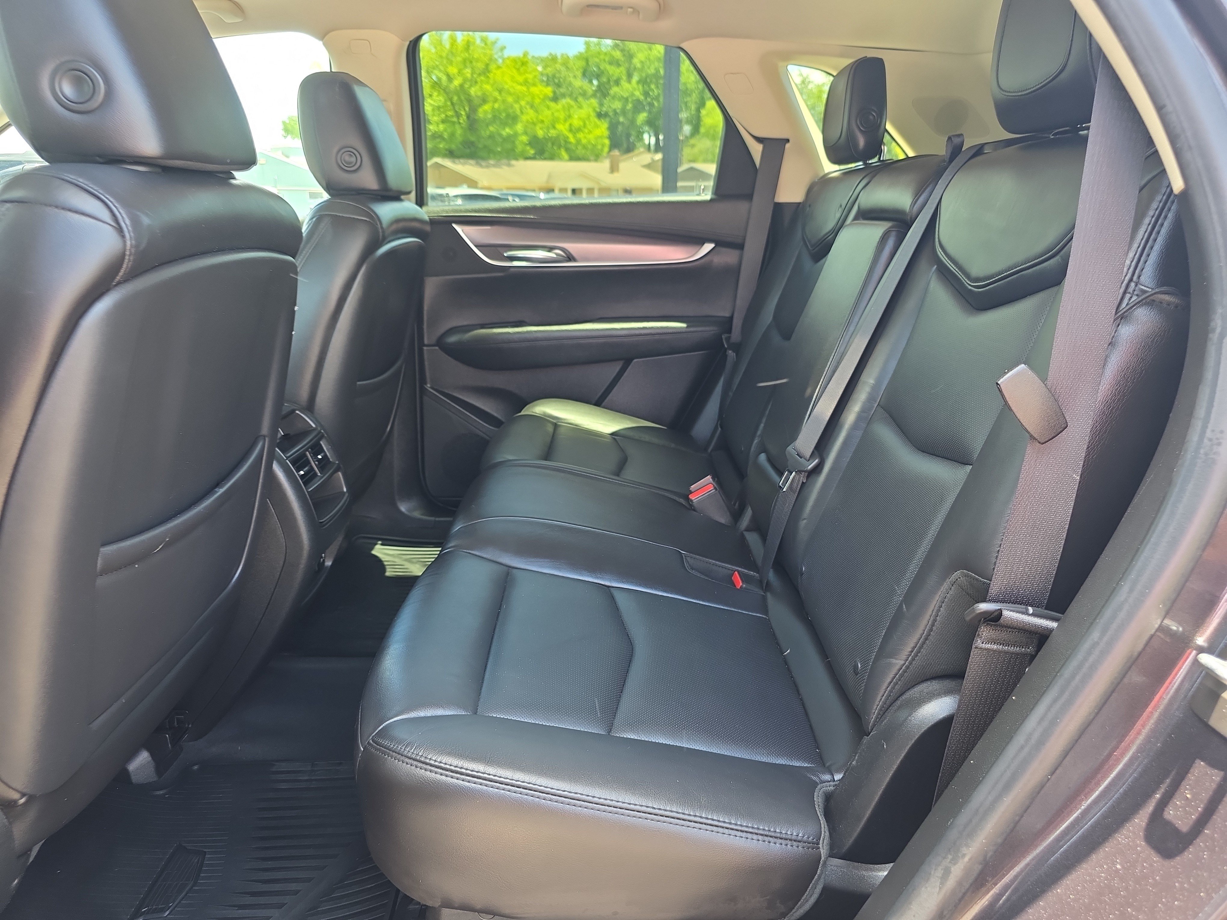 Used 2018 Cadillac XT5 Luxury w/ Driver Awareness Package FWD image 11