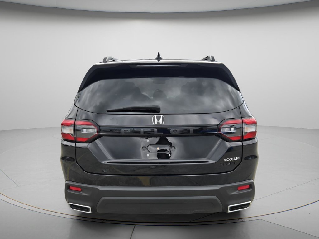 Certified 2025 Honda Pilot Sport image 5