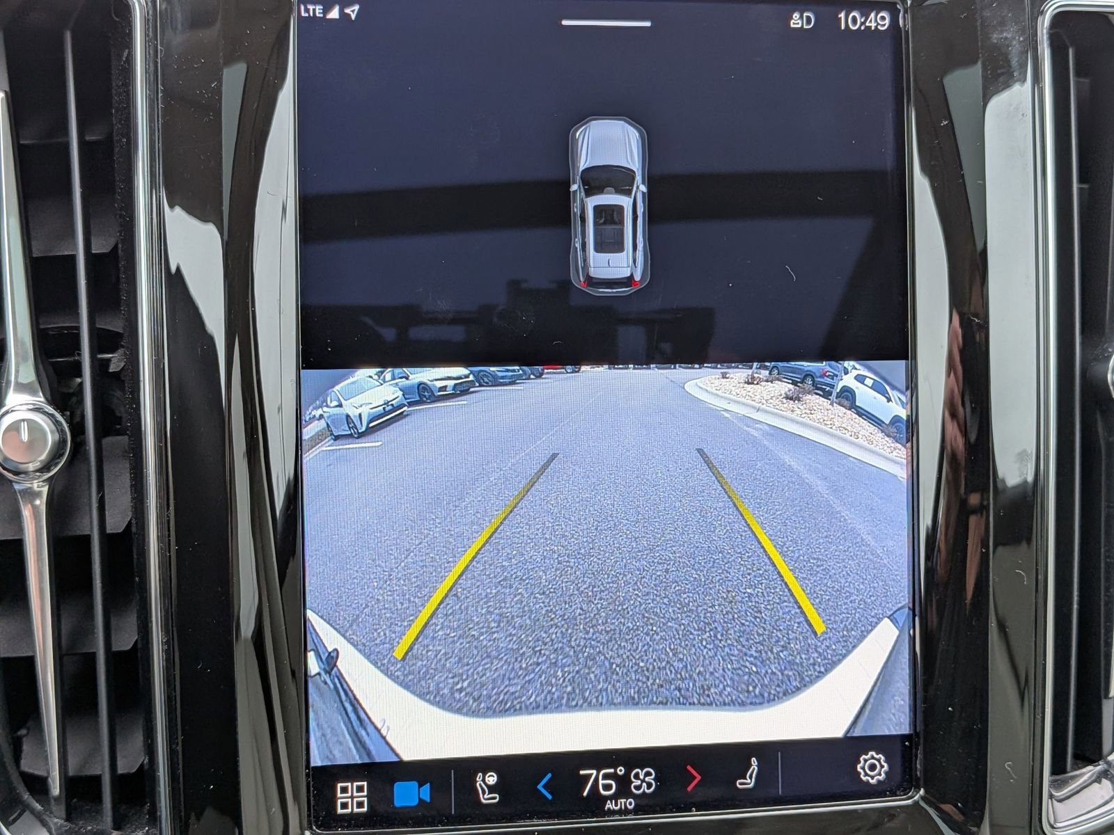 Used 2023 Volvo XC60 B5 Ultimate w/ Climate Package image 23