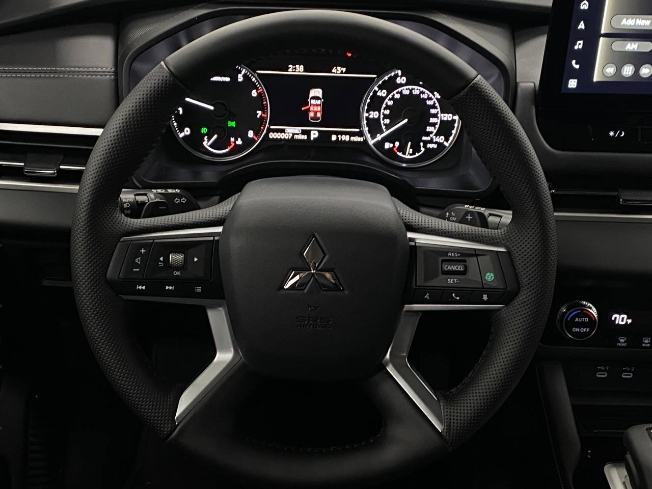 New 2026 Mitsubishi Outlander SE image 15