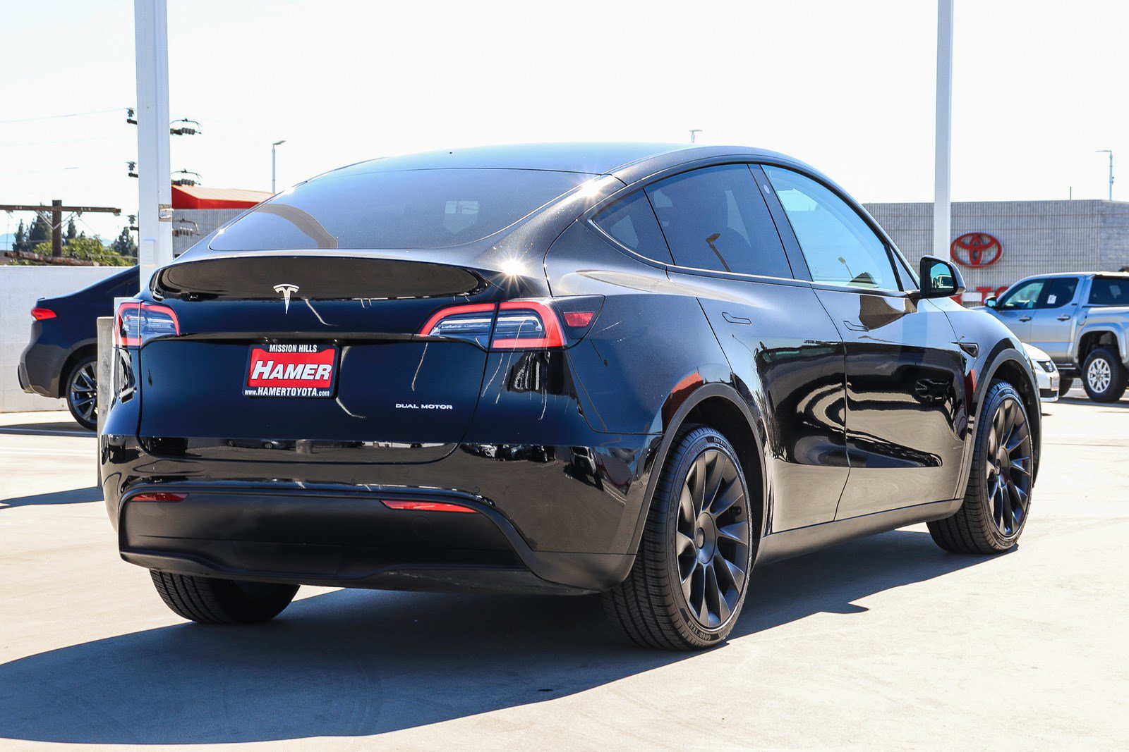 Used 2022 Tesla Model Y Long Range AWD/4WD image 2