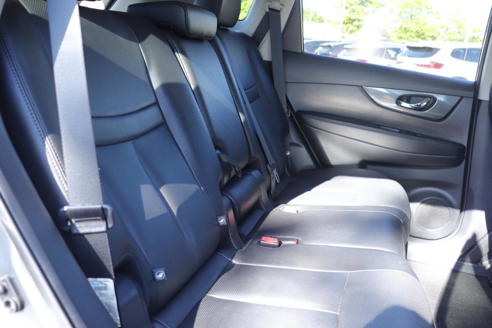 Used 2016 Nissan Rogue SL w/ SL Premium Package FWD image 22