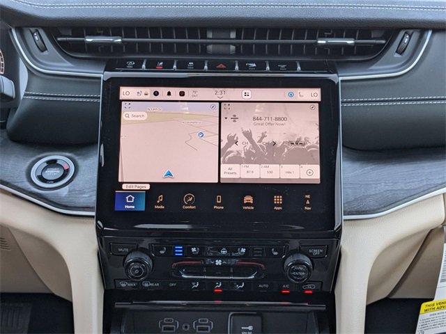 New 2025 Jeep Grand Cherokee Limited w/ Luxury Tech Group II image 18