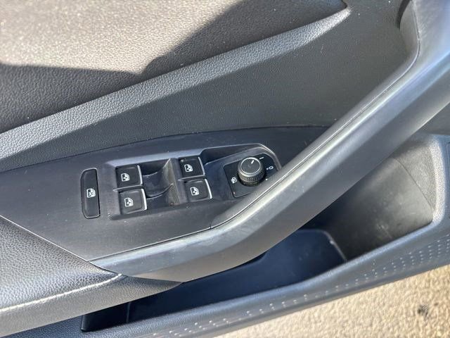 Used 2025 Volkswagen Jetta S image 13