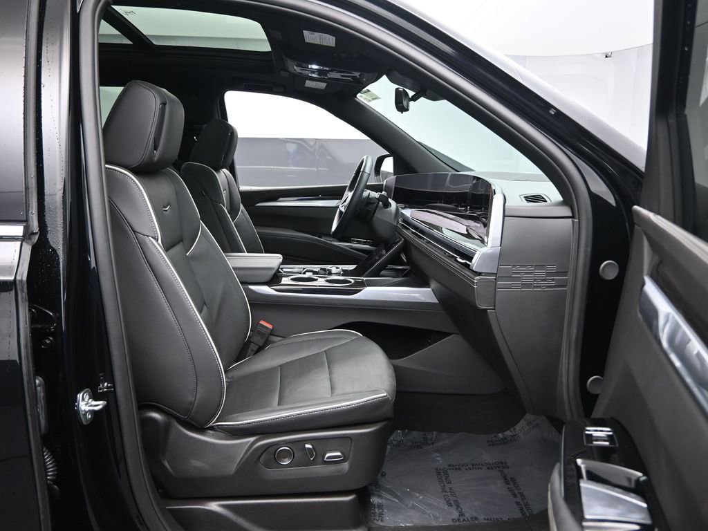 Used 2025 Cadillac Escalade Premium Luxury w/ Touring Package image 36