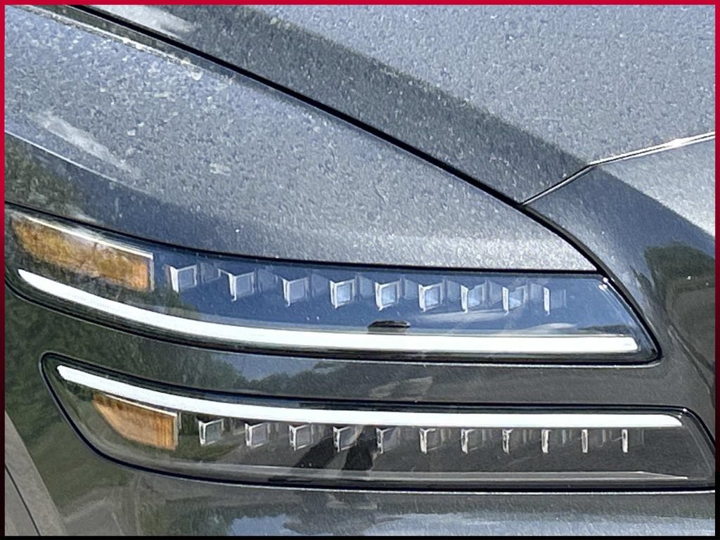 Used 2025 Genesis GV80 2.5T Standard AWD/4WD image 10