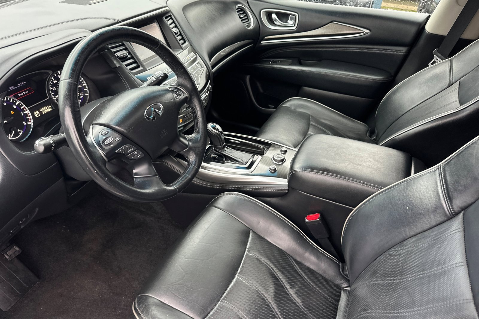 Used 2016 INFINITI QX60 AWD w/ Premium Package image 10