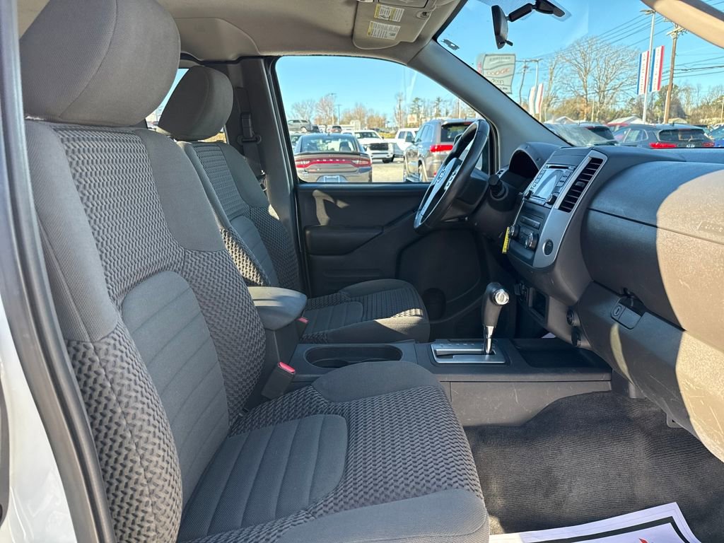 Used 2018 Nissan Frontier SV image 13