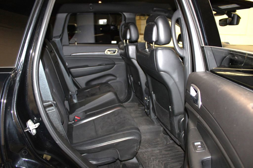 Used 2018 Jeep Grand Cherokee Altitude image 31