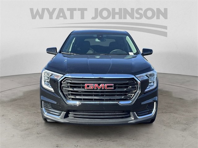 Used 2024 GMC Terrain SLE image 8