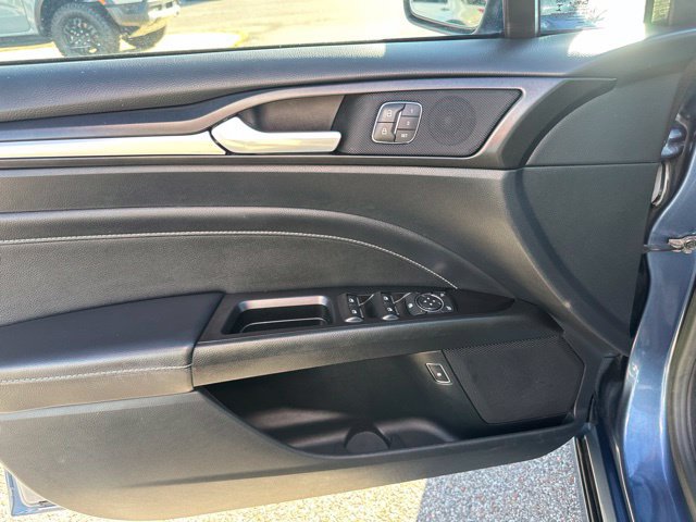 Used 2019 Ford Fusion Energi Titanium FWD image 28