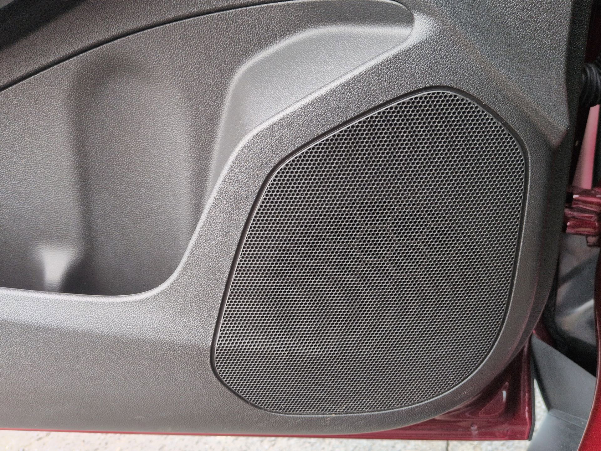 Certified 2024 Chevrolet Trax RS image 22