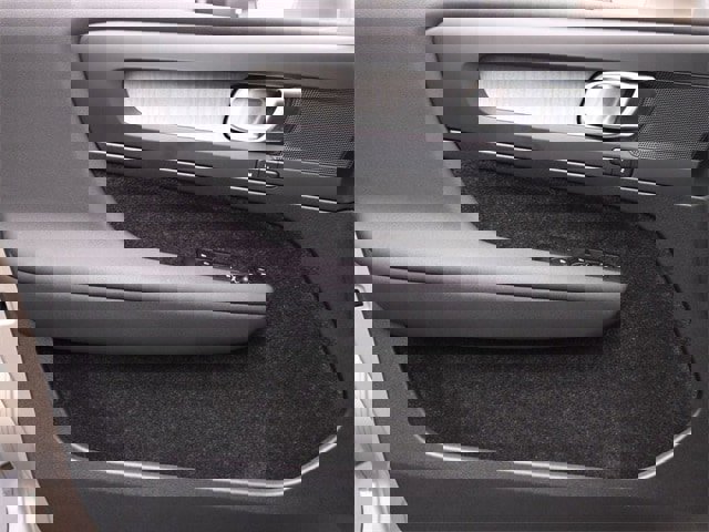 Certified 2024 Volvo XC40 B5 Plus w/ Protection Package Premier image 20