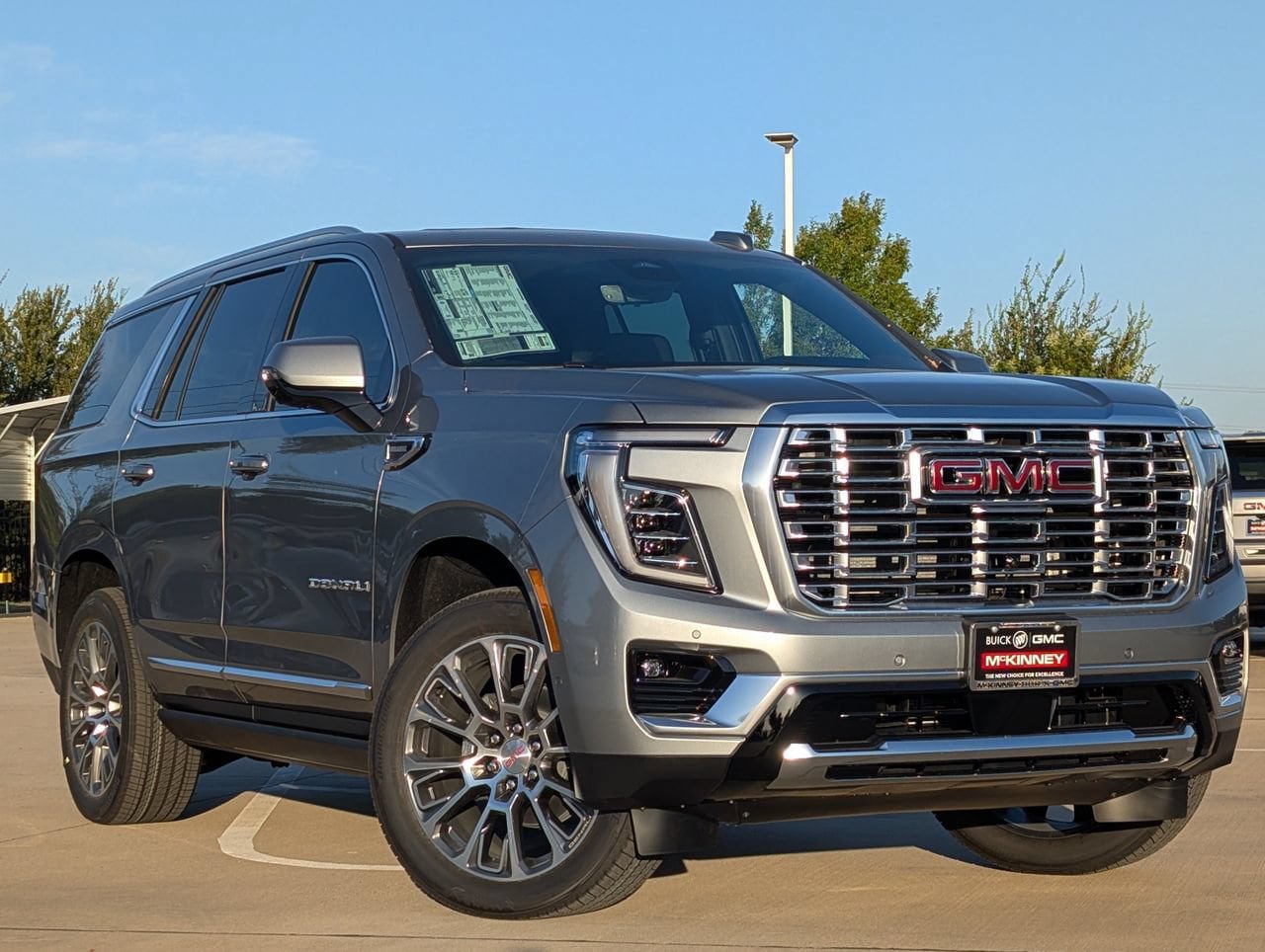 New 2026 GMC Yukon Denali w/ Denali Reserve Package AWD/4WD image 2