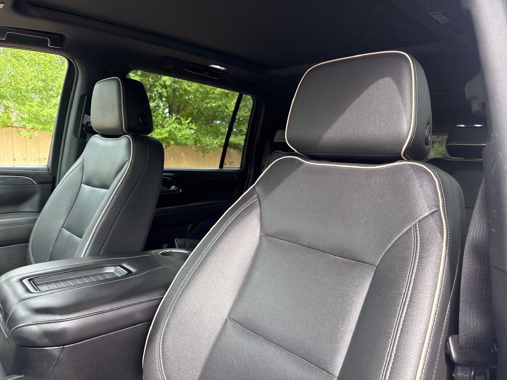 Used 2022 GMC Yukon XL SLT w/ SLT Premium Package AWD/4WD image 13